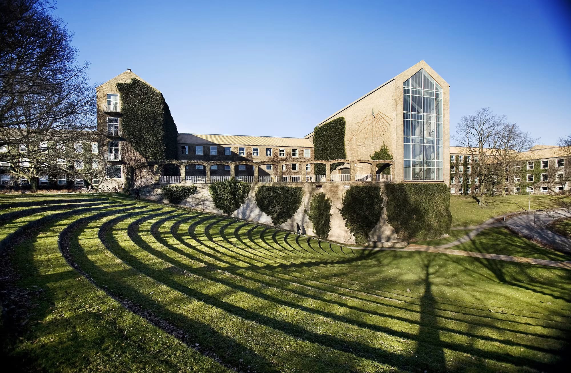 Aarhus University (AU)